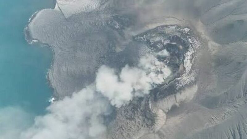 Abu Vulkanik Krakatau