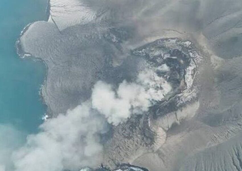 Abu Vulkanik Krakatau