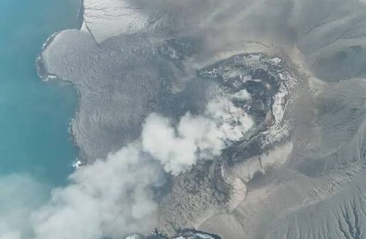 Abu Vulkanik Krakatau