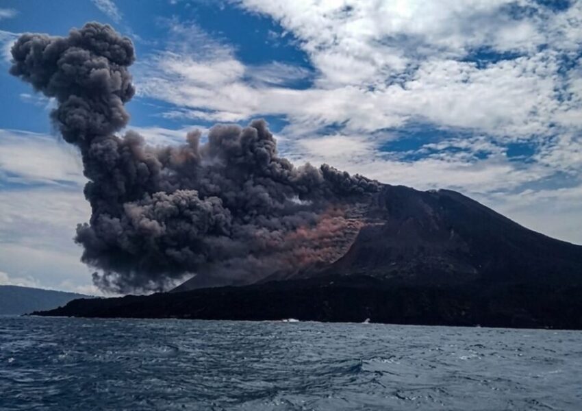 Erupsi Anak Krakatau (dok PVMBG)